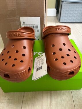 NEW Classic Cognac Crocs